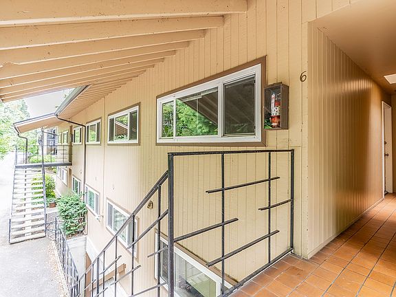 2nd image of 3021 81st Pl SE APT 2
