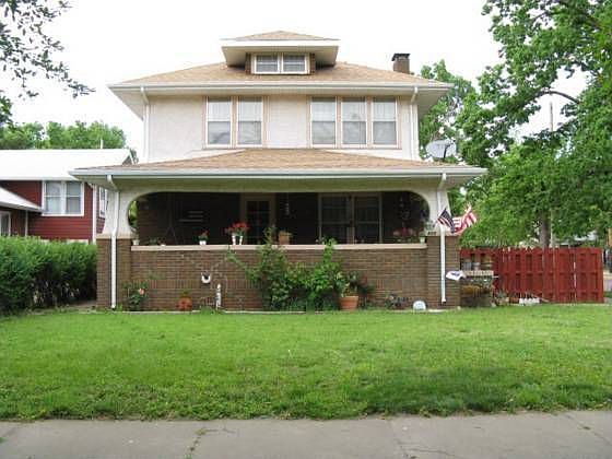 1st image of 800 W Iron Ave