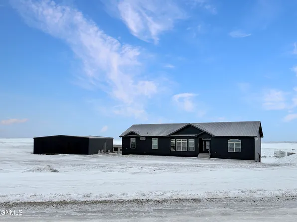 14736 Lambert St, Williston, ND 58801