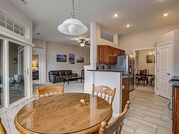 4th image of 4419 Black Oak Ln