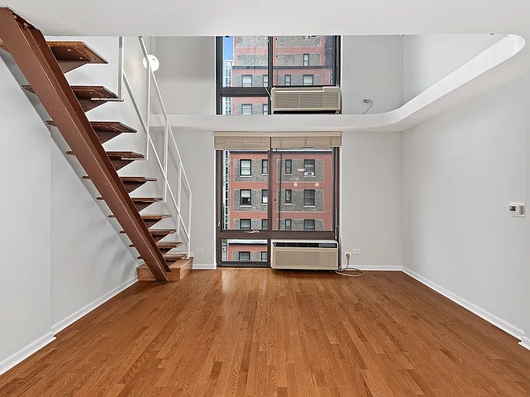 1221 N Dearborn Pkwy #806S — Photo 5