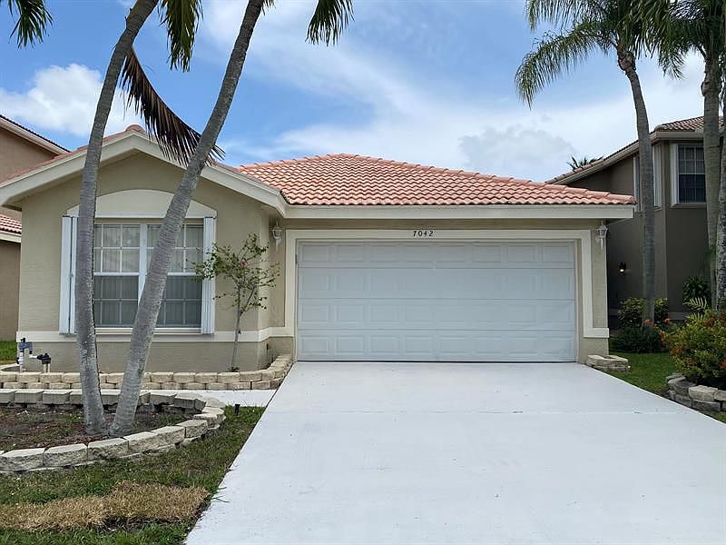 1st image of 7042 Chesapeake Cir