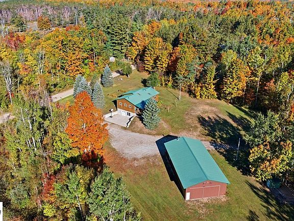 5th image of 9440 Richardson Rd