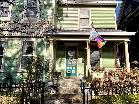 2nd image of 355 Park Dr