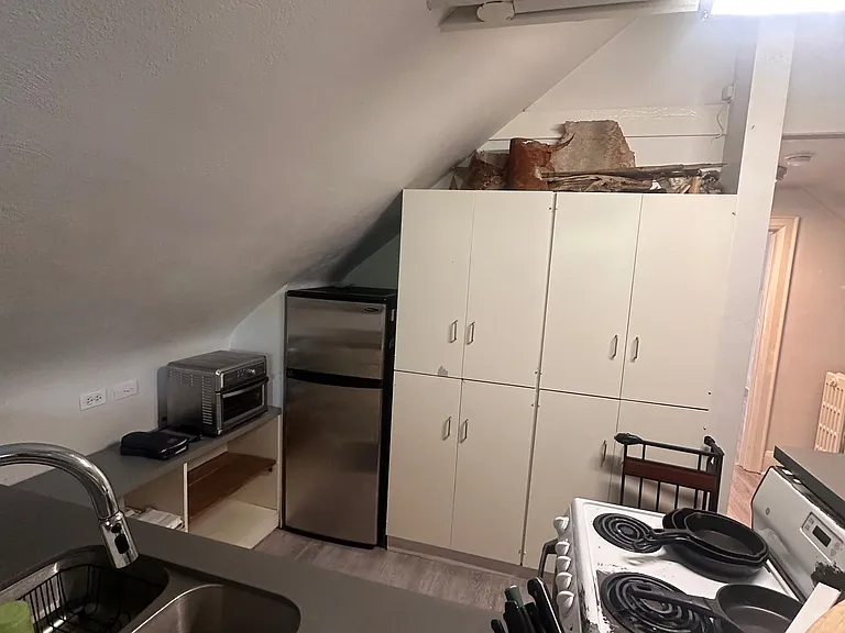 737 Avenue Rd #3 — Photo 5