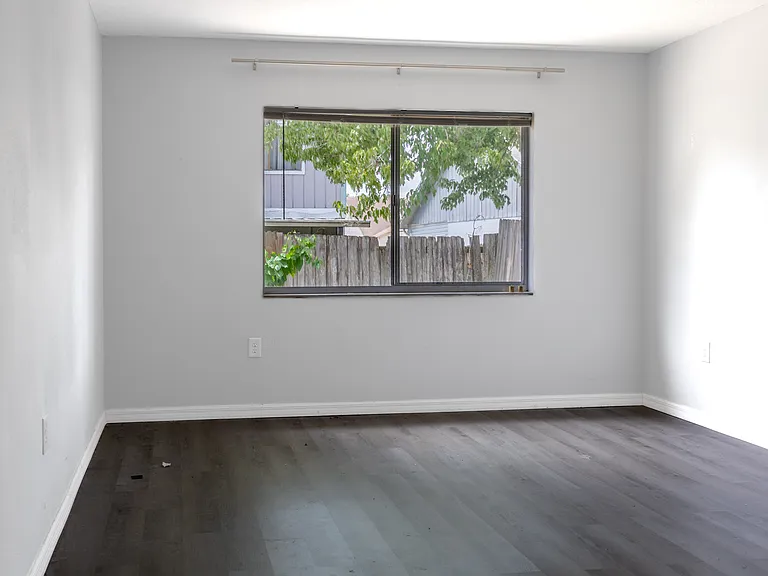 1306 Bramblewood Dr — Photo 5