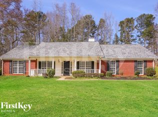 785 Creekview Dr, Hoschton, GA 30548
