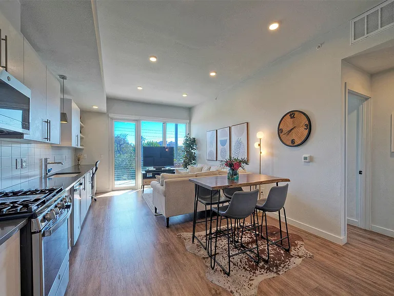 4004 Banister Ln #207 — Photo 4