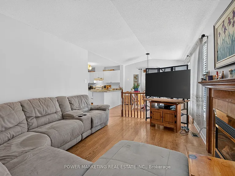 6886 Edgar Brault St — Photo 24