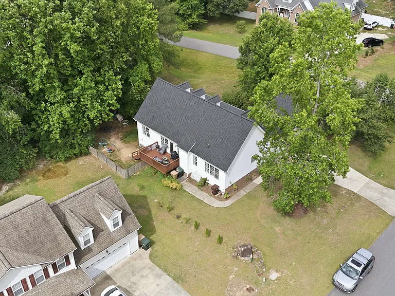 221 Black Forest Dr — Photo 11