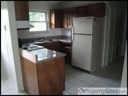 5th image of 224 S Bertrand St