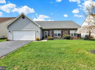 162 N Cacoosing Dr, Sinking Spring, PA 19608