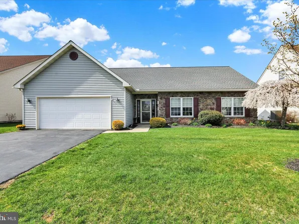 162 N Cacoosing Dr, Sinking Spring, PA 19608