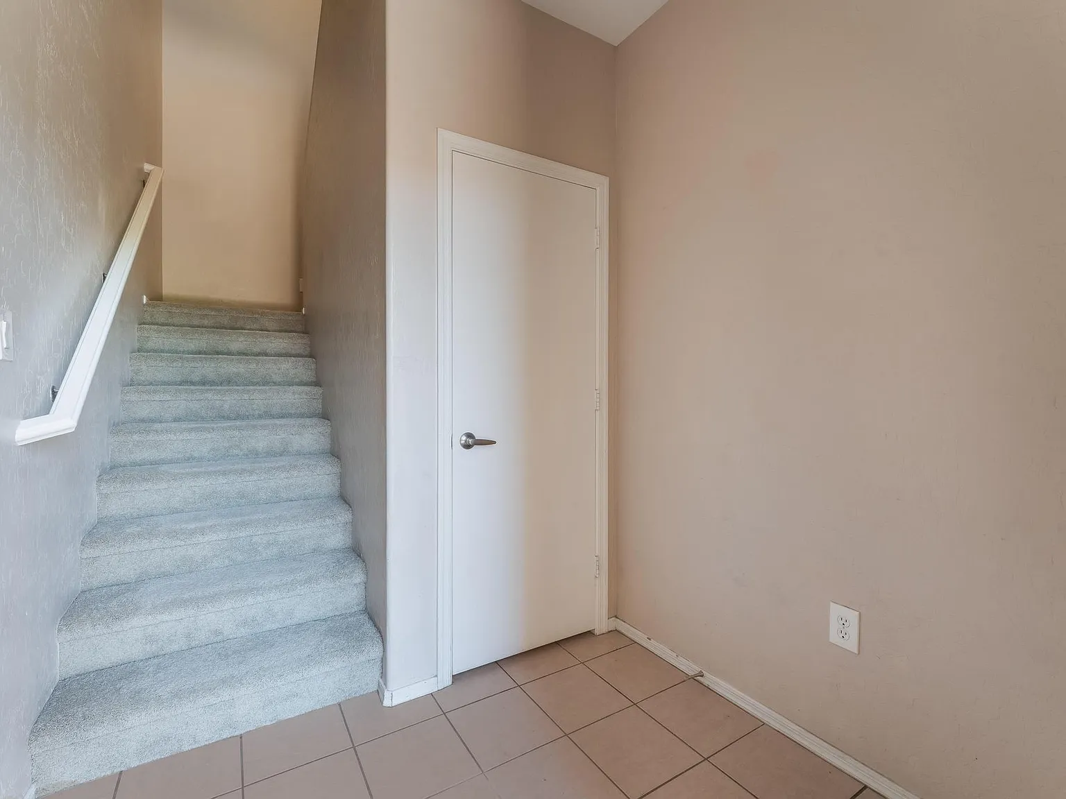 3 bed, 1454 sqft, $1,800 — Photo 4