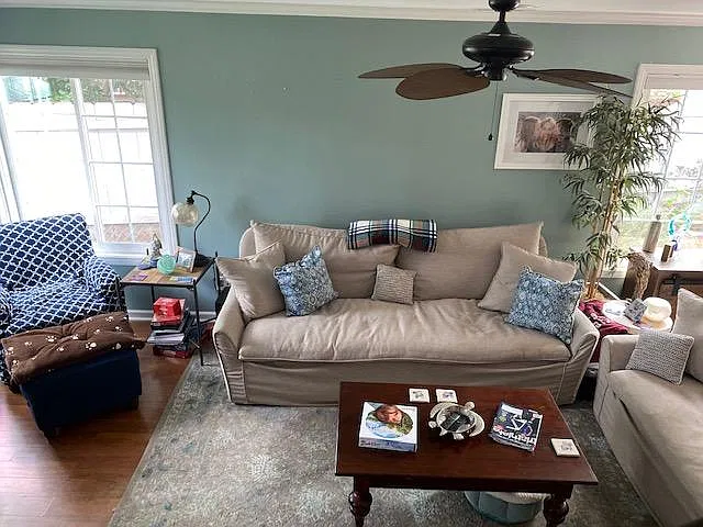 906 Woodgrove Dr — Photo 3