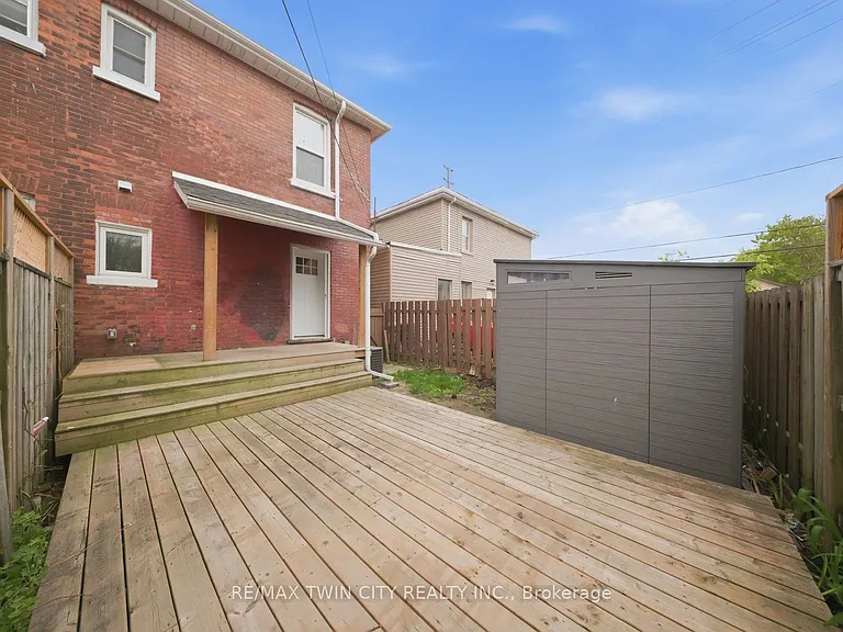 76 N Grey St E — Photo 30