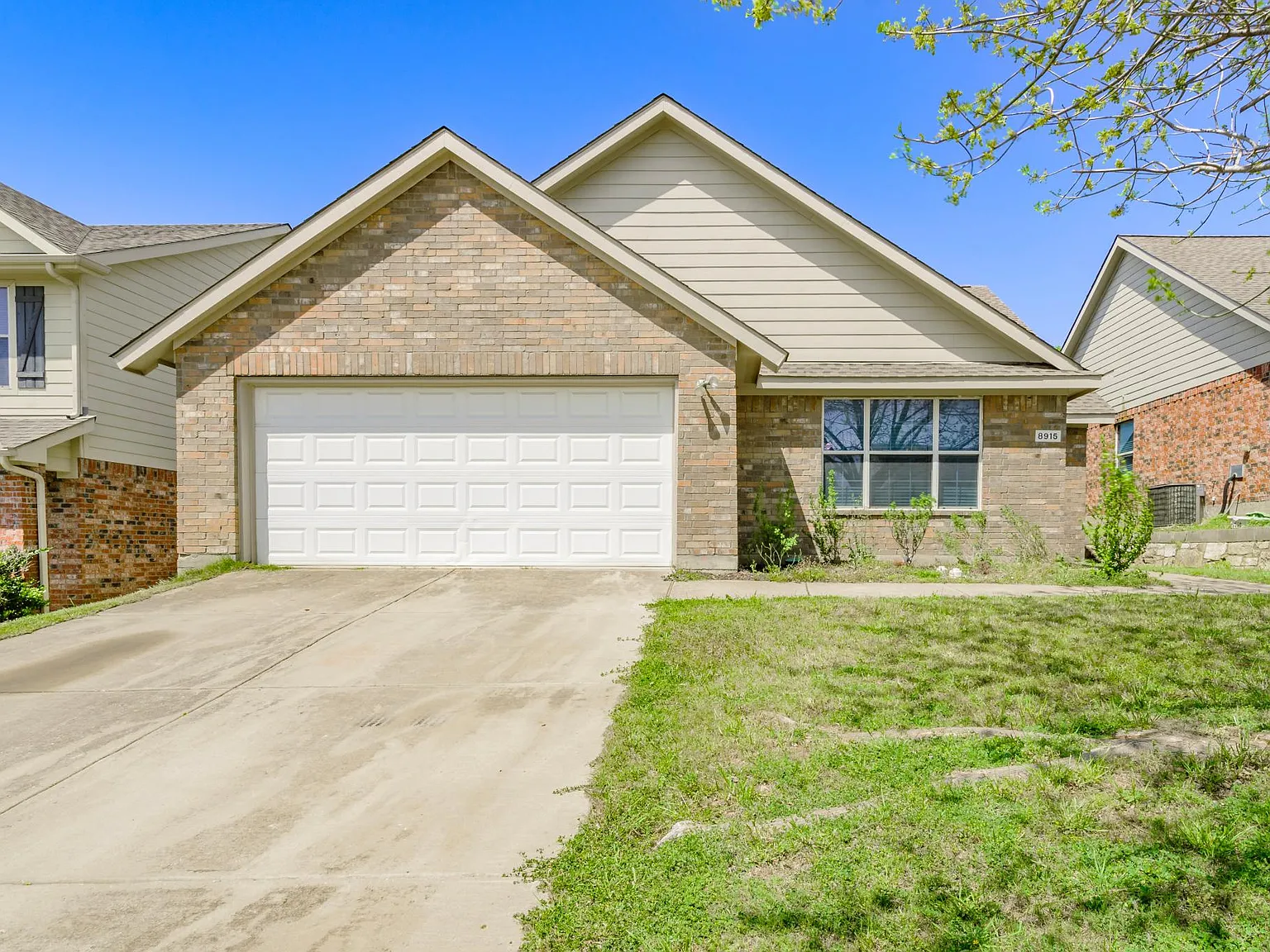8915 Wild Rose Ln — Photo 1