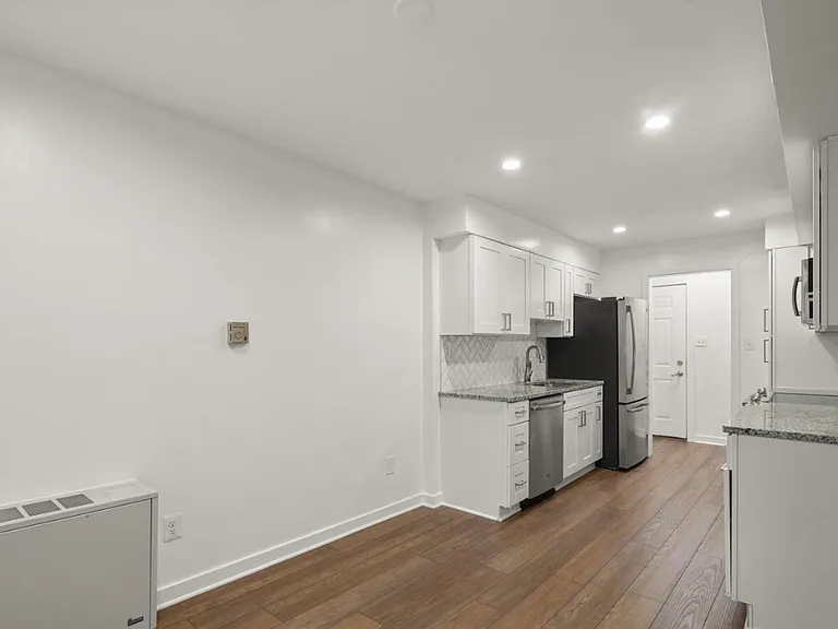 3334 Spring Ln #B42 — Photo 8