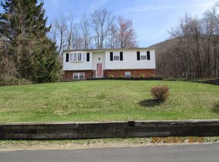 16 Blue Grass Ln, Beacon, NY 12508