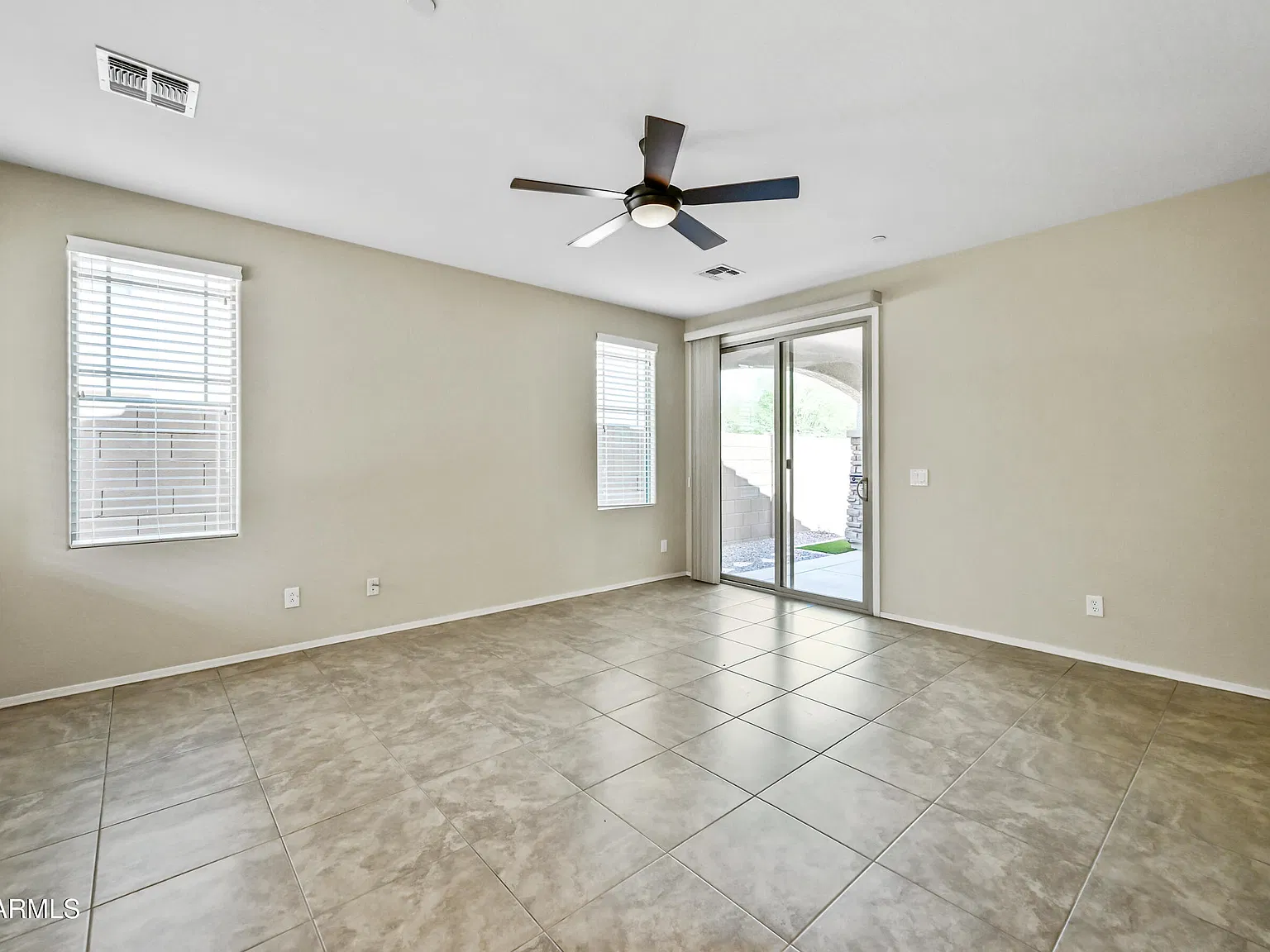 3 bed, 2.0 bath, $2,050 — Photo 4