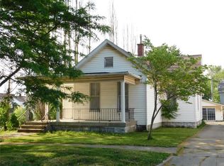 133 E Madison St, Paris, IL 61944