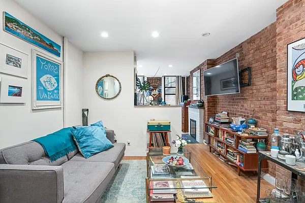 Rented by Oxford Property Group | media 7