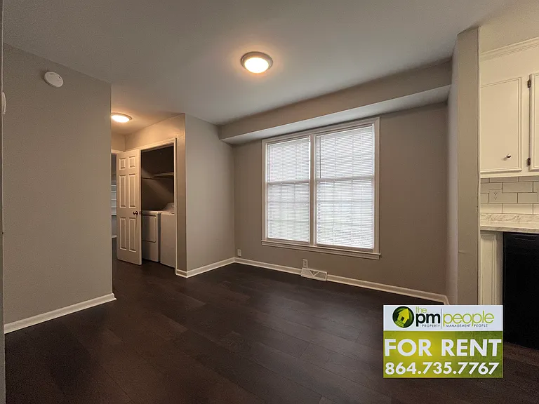 102 Wexford Dr — Photo 5