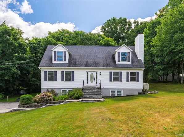 22 Elm Road, Lake Peekskill, NY 10537