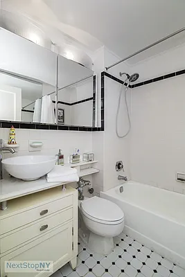 Rented by NextStopNY | media 11