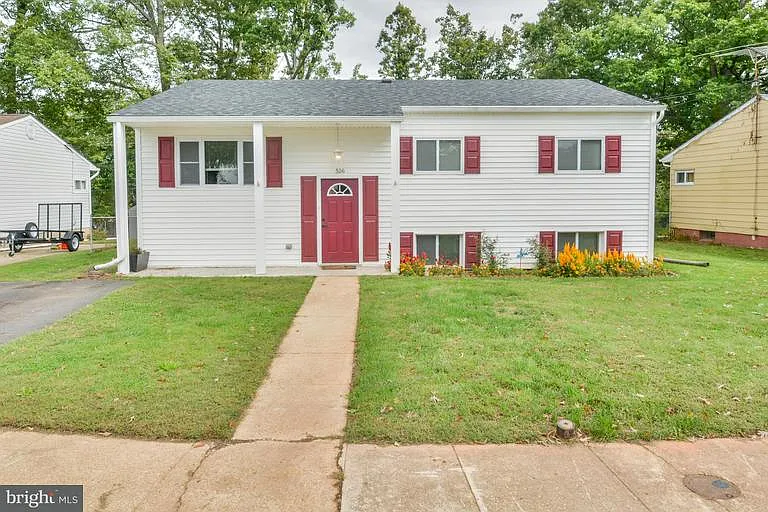 516 Arbor Dr photo 1