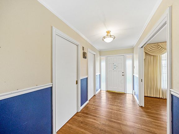 4th image of 1214 Virginia Dr