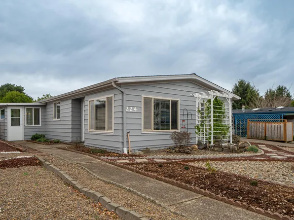224 NE 35th St, Newport, OR 97365