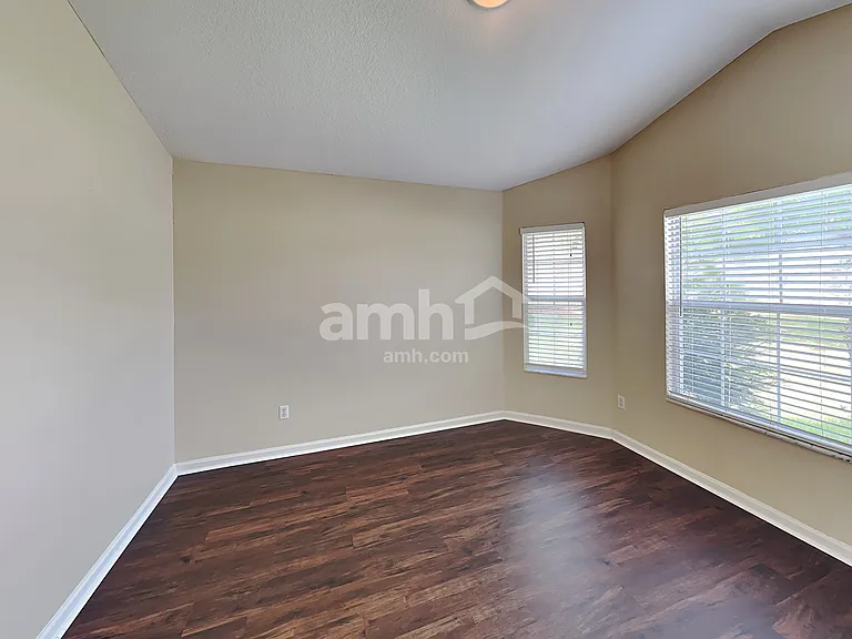 3206 Chantilly Ct — Photo 5