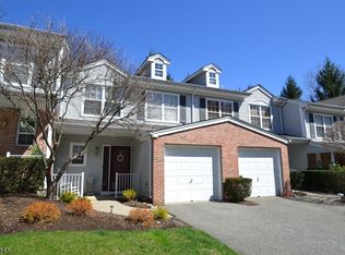 22 Primrose Ln, Mount Arlington, NJ 07856