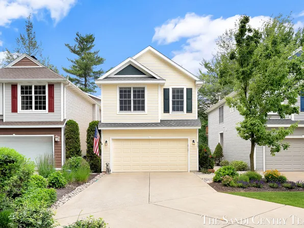 931 Bluff Creek Dr #21, Grand Haven, MI 49417