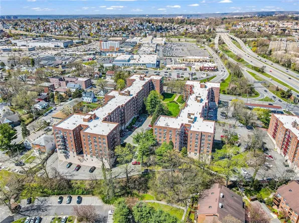 1304 Midland Avenue #B25, Yonkers, NY 10704