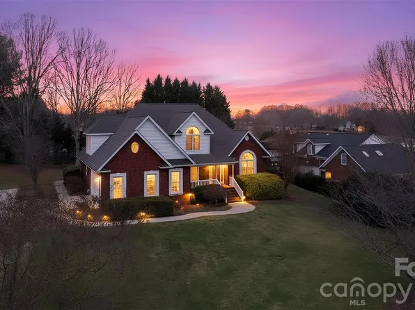 2488 Birdie Ln NE, Conover, NC 28613