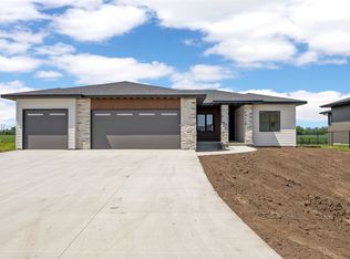 317 Hackberry Dr, Palo, IA 52324