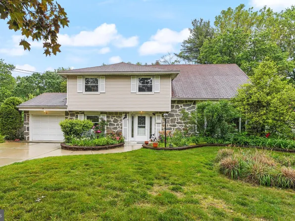 6 Arbor Rd, Cinnaminson, NJ 08077