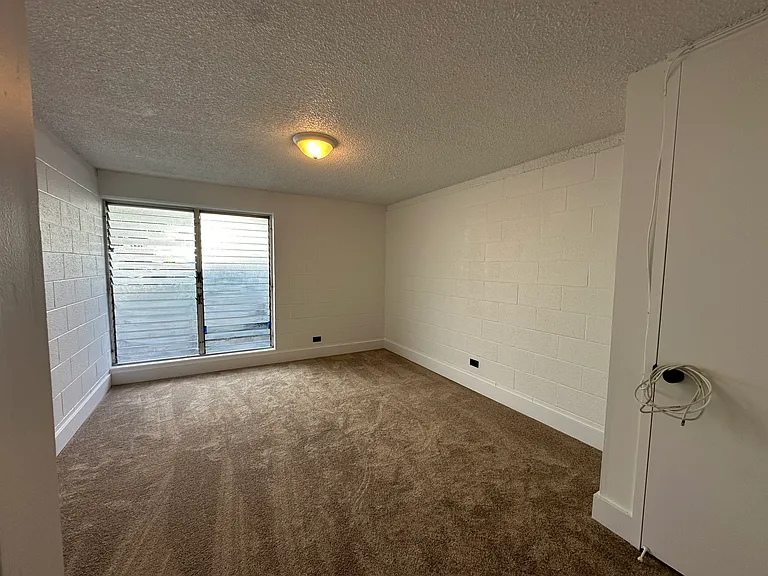 2501 Coyne St — Photo 15