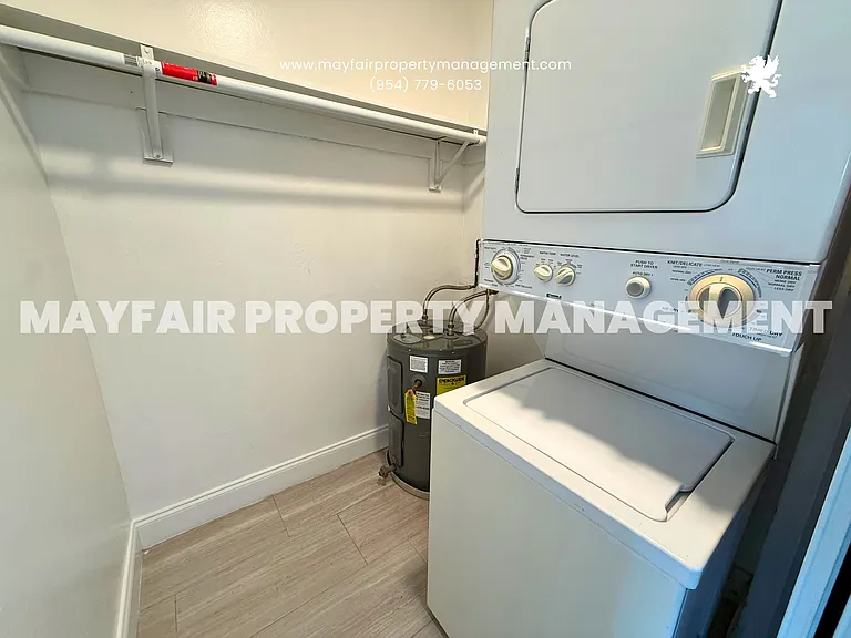 240 SW 8th St #10 — Photo 7