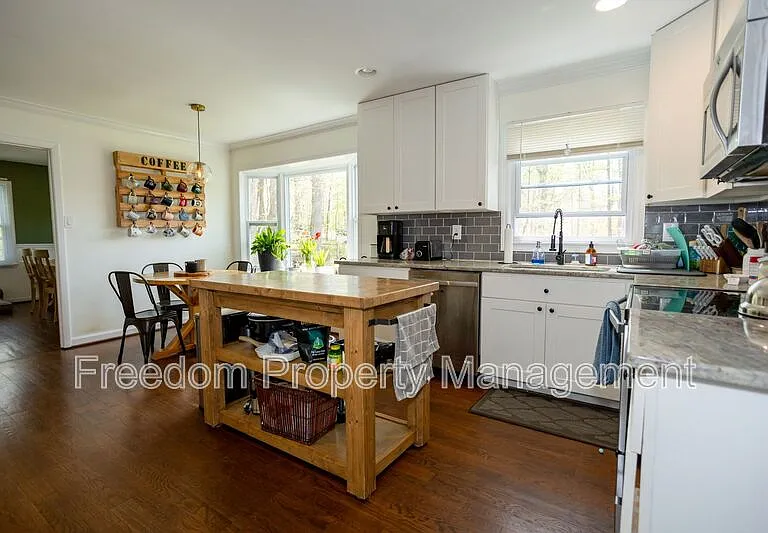 6197 Edwards Dr — Photo 14