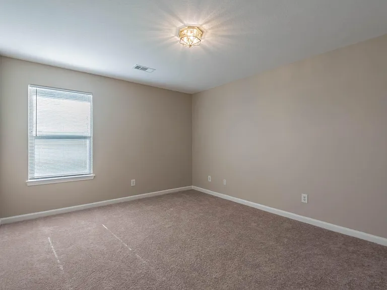 10203 Azalea Vlg — Photo 10
