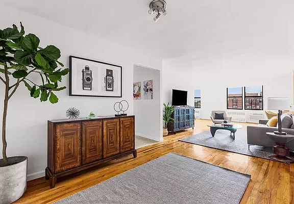 2nd image of 599 E 7th St APT 6R