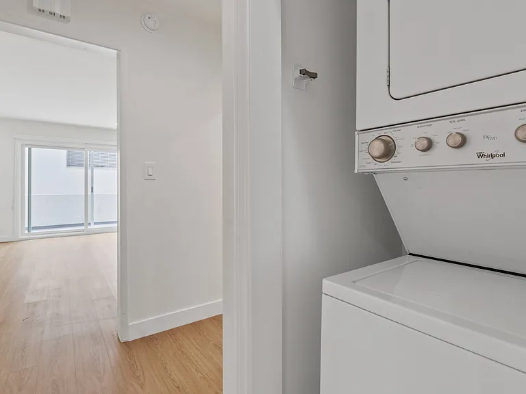 1022 Euclid — Photo 6