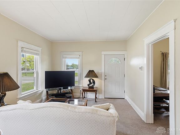 5th image of 1382 W Galbraith Rd