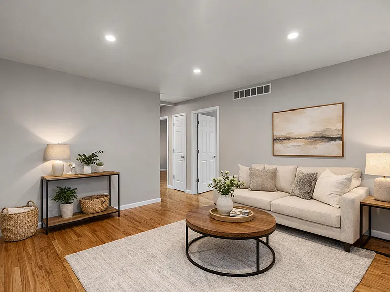 945 Ohlman Ave — Photo 4