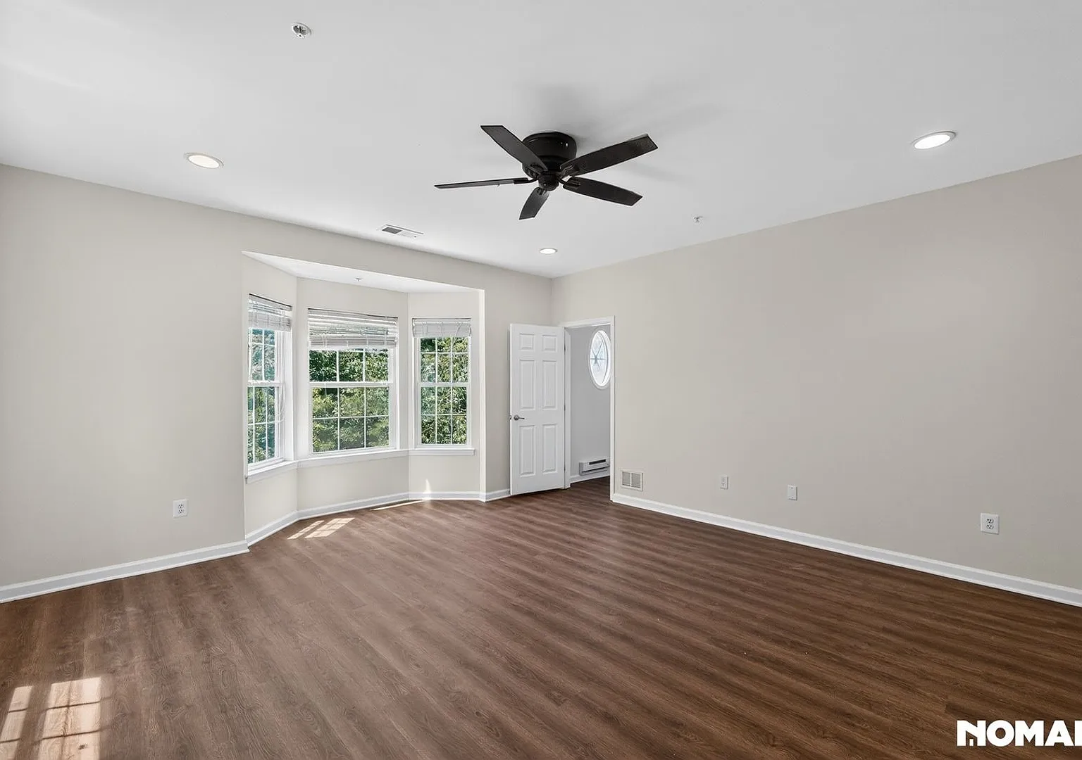 Charming 3BR Condo in Glen Burnie — Photo 2