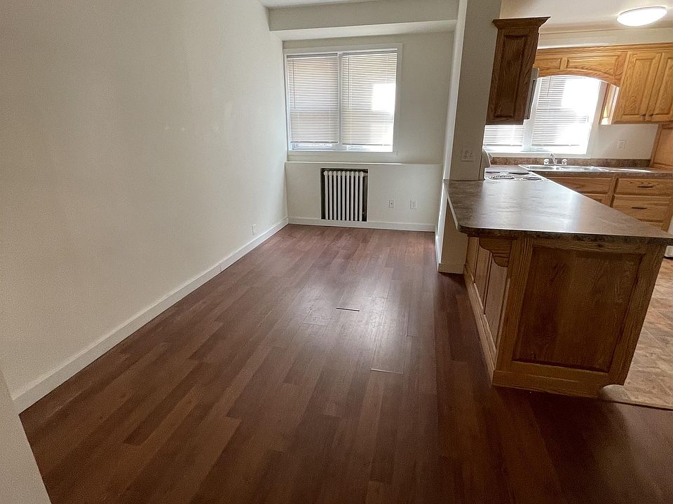 1st image of 37 W Parkwood St #9