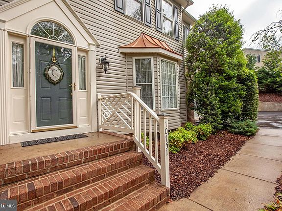 2nd image of 10751 Bridlerein Ct